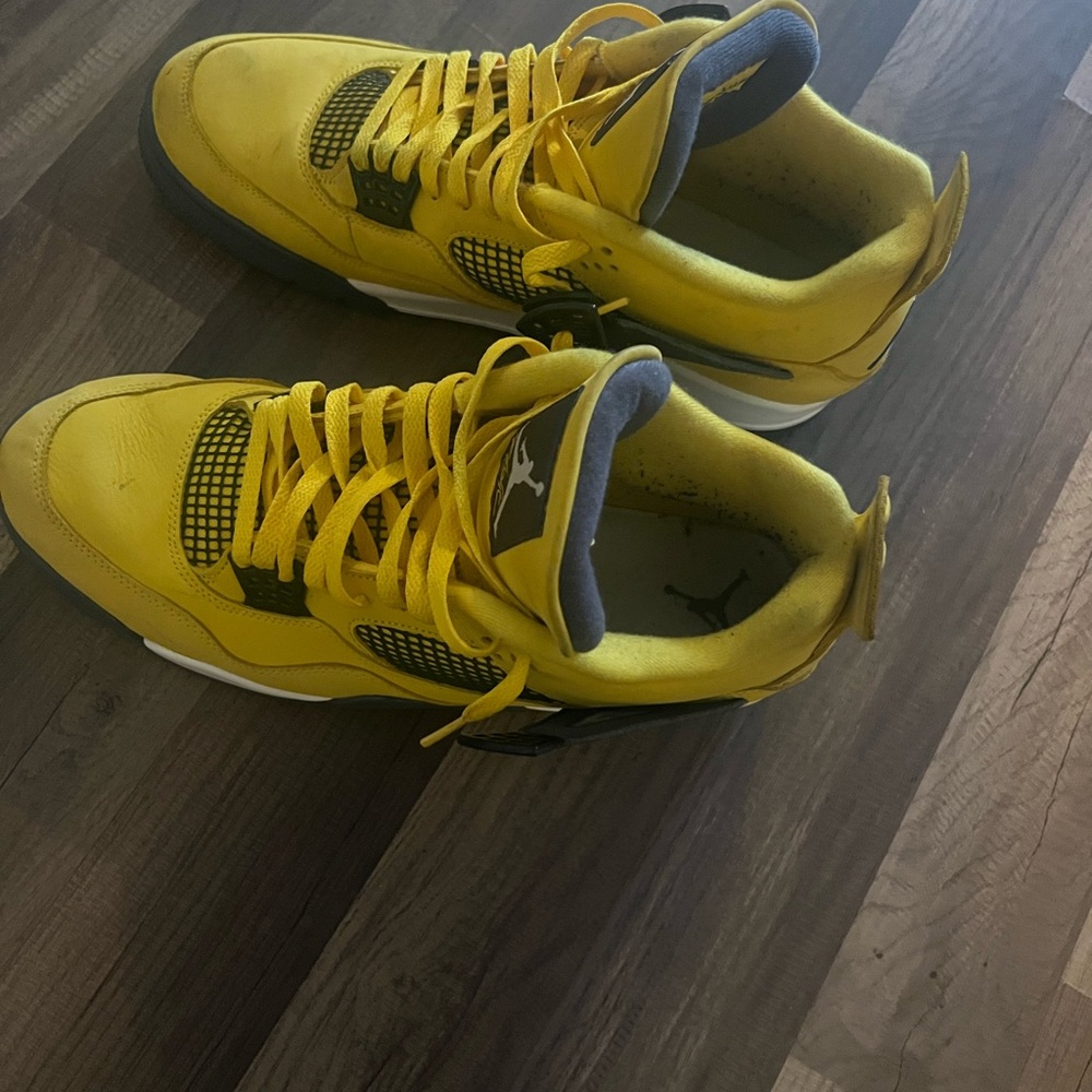 Yellow 4’s